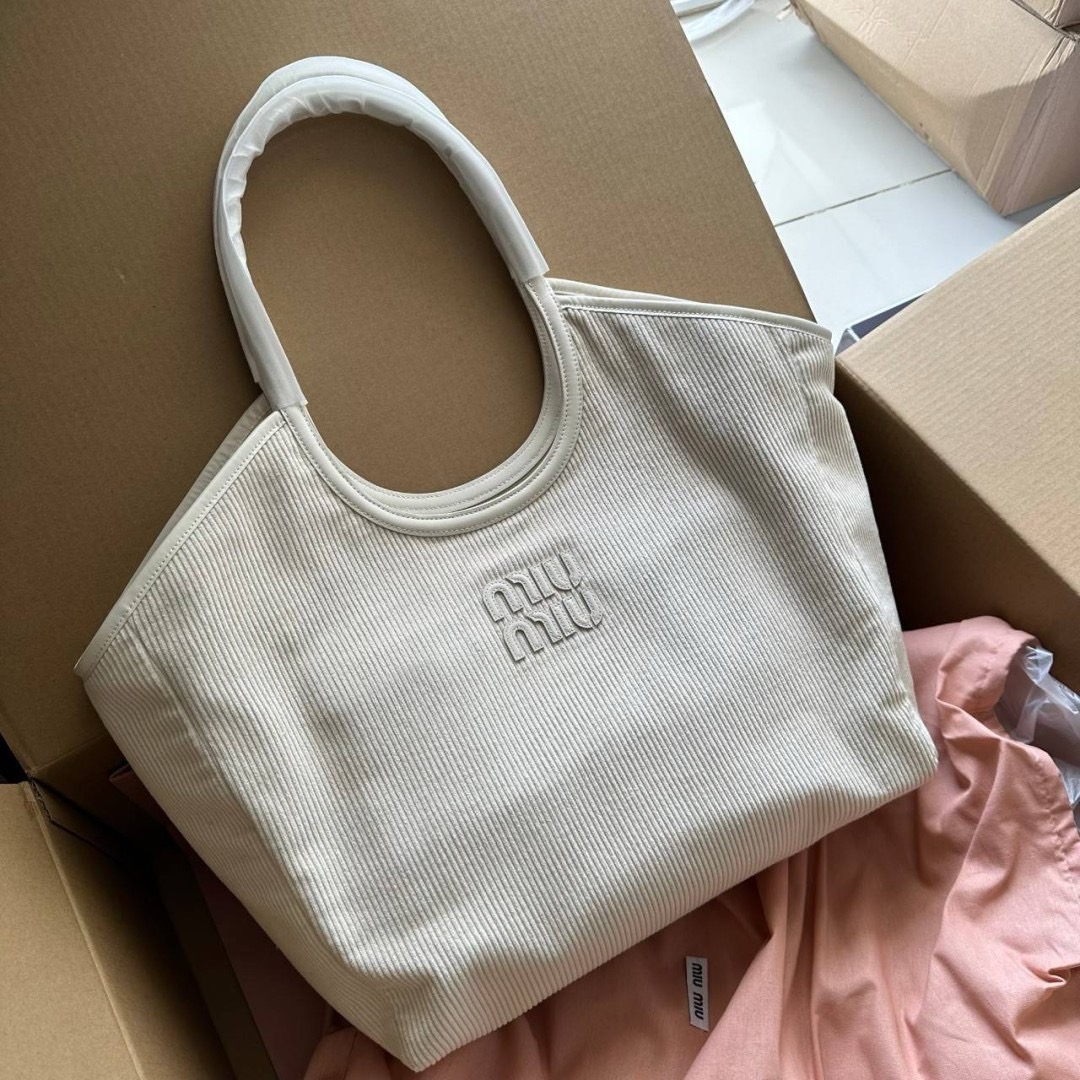 MIU MIU IVY corduroy bag / MIU MIU Tote Bag กระเป๋าถือสะพาย เกรดออริ ท็อป vip 1:1 เกรดงานปราณีตละเอียด ผ้าลูกฟูกอย่างดี เกรดดีสุด ใช้งานต่างประเทศได้