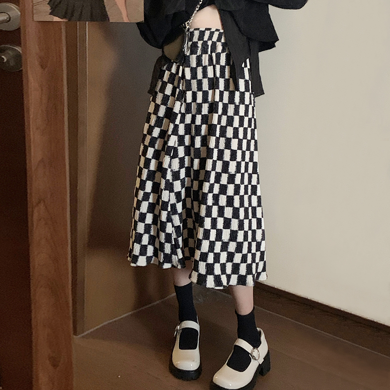 พร้อมส่ง 🌻🌾 Dark skirts กระโปรงสีขาวดำเท่ๆ (IN35830)