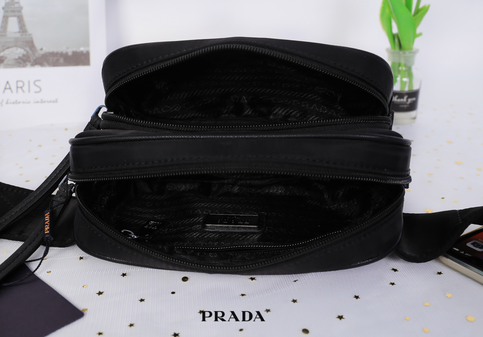 PRADA Nylon belt bag Black กระเป๋าคาดอก หรือสะพายไหล่ รุ่นนี้สายยาวคนตัวใหญ่คาดอกได้แน่นอนเลยค่ะ