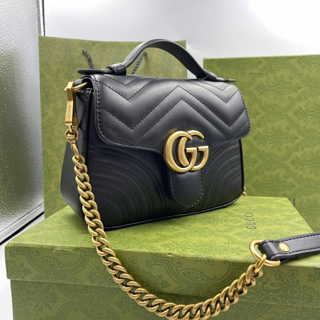 หนังแท้ GUCCI GG Marmont Mini Shoulder Bag / GG MARMONT MINI LEATHER พร้อมส่งที่ไทย งานหนังแท้ทั้งใบ สีดำคลาสสิก ใช้ได้ทุกโอกาส เป็นสีที่เข้าได้รับทุกชุด ทุกไลฟสไตส์ ภาพสินค้าถ่ายจากงานขายจริง ใช้งานต่างประเทศได้