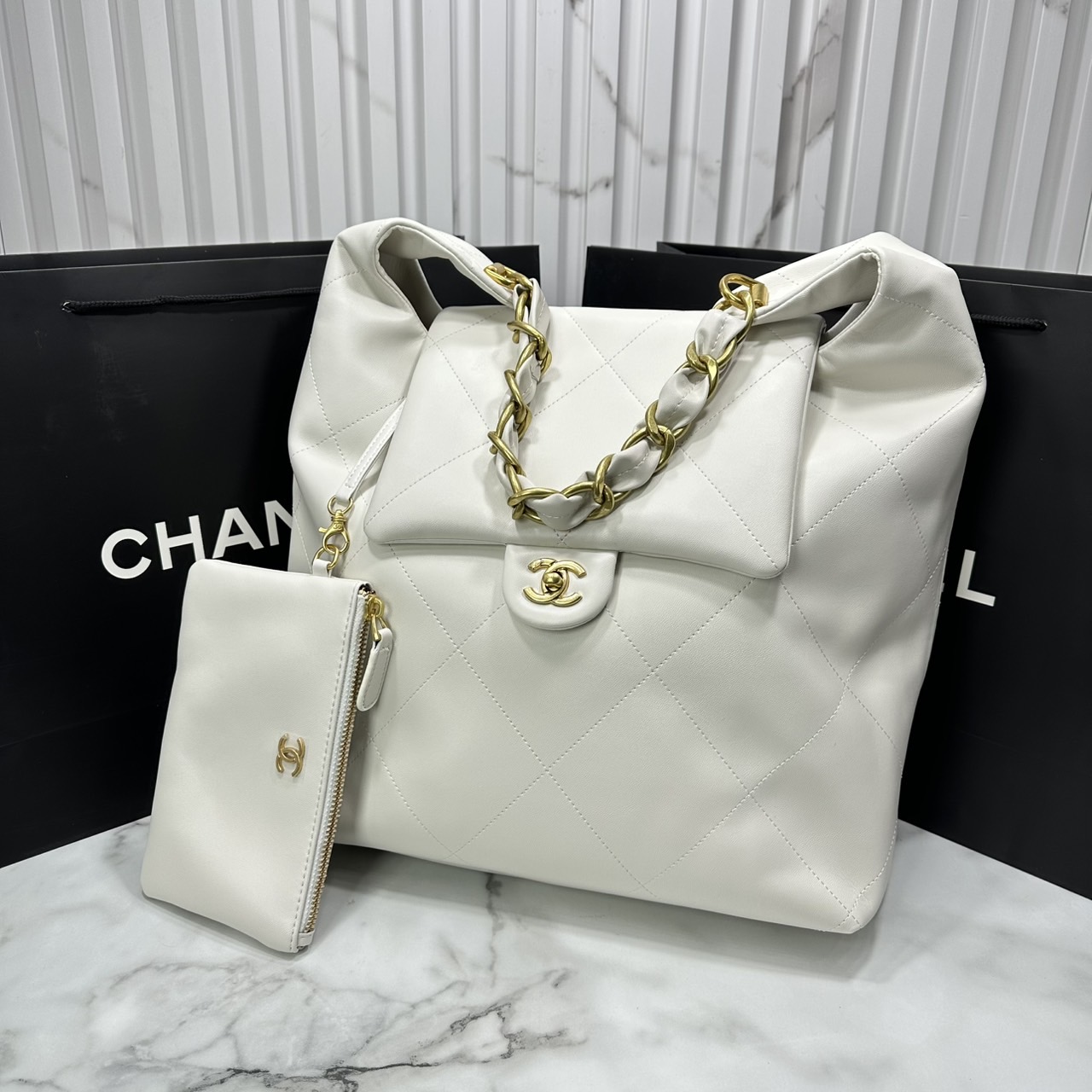 ORI หนังแท้ | CHANEL Large Hobo Bag กระเป๋าสะพายทรงโฮโบใบใหญ่ ภายในโล่งกว้างจุของได้เยอะ มาพร้อมใบเล็กสะดวกใช้งาน รุ่นใหม่สําหรับ Fall 2025