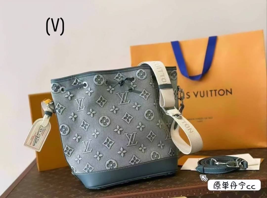 LV Nano Noé Denim Vintage Bag / LV Bucket Bag กระเป๋าทรงบัคเก็ตเดนิมสไตล์วินเทจ รุ่นใหม่ปั้มลายโมโนแกรมบนเดนิมสุดไอคอนิก ที่ใครเห็นต้องเป็นคลั่งรัก ผู้ดี หรูหราได้ทุกลุค ทุกสไตล์