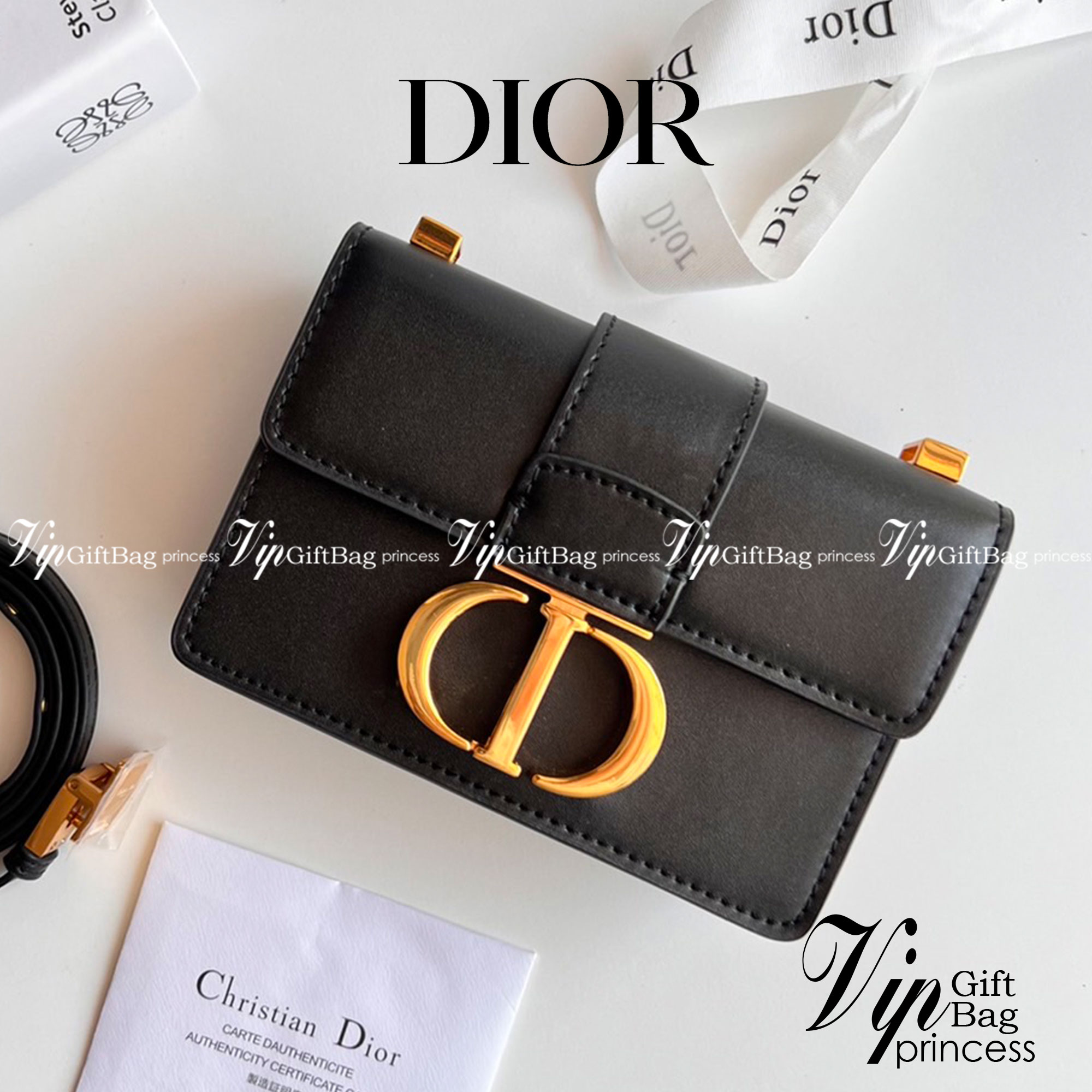 หนังแท้ DIOR Micro 30 Montaigne Bag พร้อมส่งที่ไทย เกรดเทพออริจินอลหนังแท้ สวยมากค่ะ ภาพสินค้าถ่ายจากงานขายจริง ใช้งานต่างประเทศได้ สายสะพายหนังยาวถอดได้ปรับระดับได้ จะสะพายไหล่หรือ CROSSBODY ก็ดูดีลุ๊คนี้คุณหนูมากค่ะ ไอเท็มนี้แนะนำไม่มีเอ้าท์ค่ะ ภาพถ่ายส