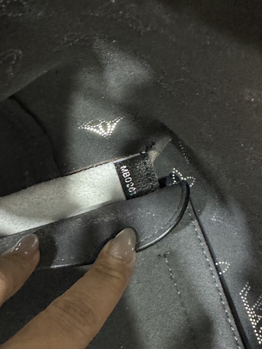 ORI หนังแท้ | LV Boundless Bag กระเป๋าสะพายทรงโท้ทใบใหญ่ ฉลุลายโมโนแกรมเต็มใบ สวยสุดคลาสสิก โทนสีเรียบง่ายใช้งานง่าย หรูหรามีระดับเหนือกาลเวลา