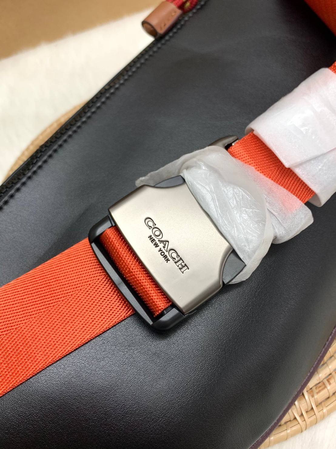 OUTTLET 】Coach Belt Bag ใบใหญ่คะ! Coach Rivington Belt Bag In Colorblock With Coach Patch C78947 สีเข้าใหม่ ได้ใจหนุ่มๆกันเลยค่าา 🌈สีจริงสวยมากค่ะ😘 กระเป๋าคาดอกด้านหน้า//คาดไปทางด้านหลัง//หรือคาดเอวได้ ตามแต่ความถนัดได้เลยนะคะ หนังแท้ นิ่ม