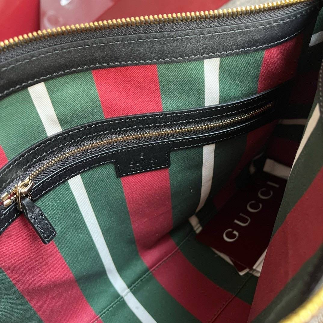 GUCCI GG Emblem medium shoulder bag กระเป๋าสะพายทรงใหม่สวยคลาสสิค เกรดหนังแท้ แคนวาสแท้ พิมพ์ลายคมชัด 🤍 เกรดออริจินอล สลับแท้