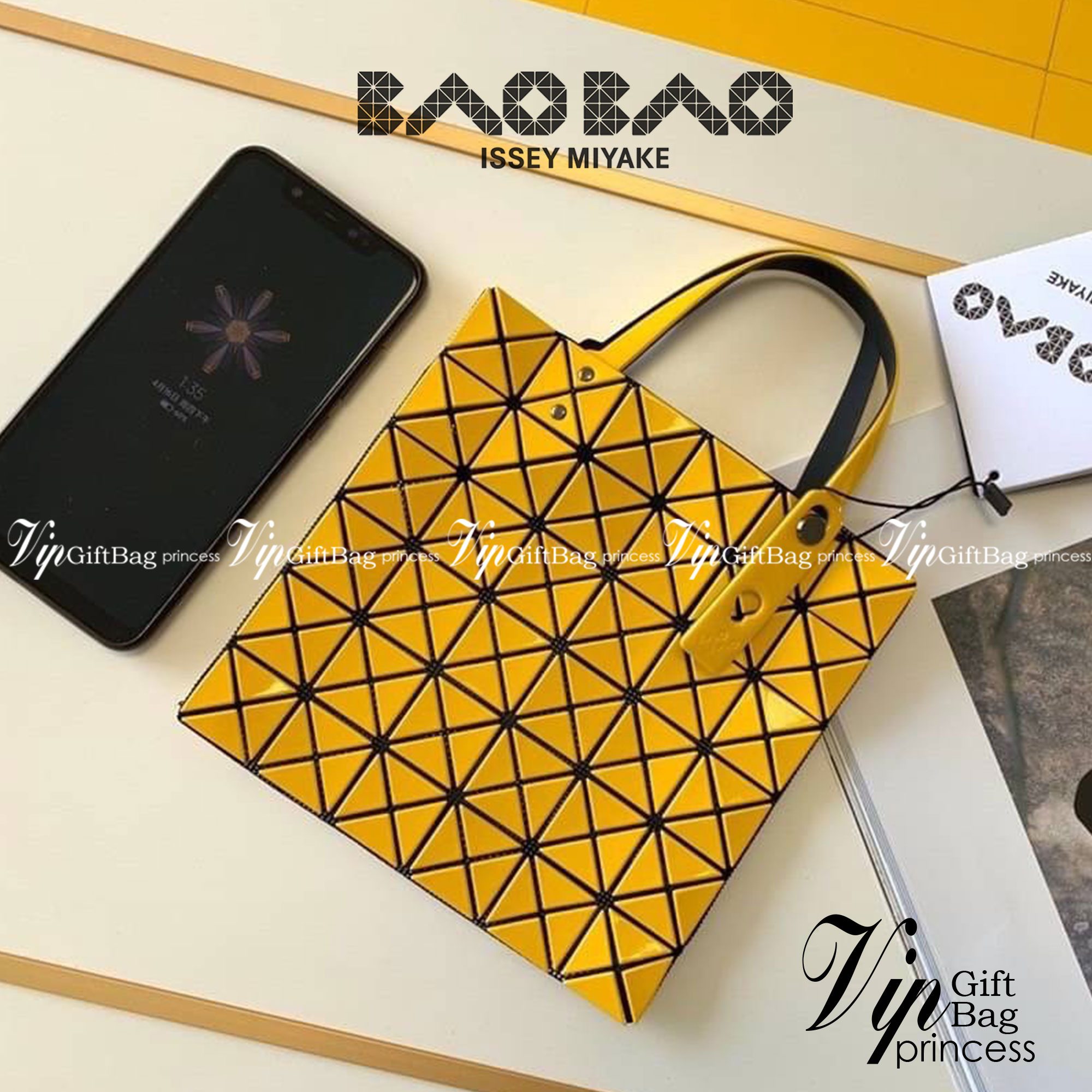 BAOBAO ISSEY MIYAKE 6x6 BLOCK TOTE BAG กระเป๋าถือทรง shopping โท้ท ลายตาราง บล็อคสี่เหลี่ยมสามเหลี่ยม ภาพสินค้าถ่ายจากงานขายจริง ใช้งานต่างประเทศได้ค่ะ