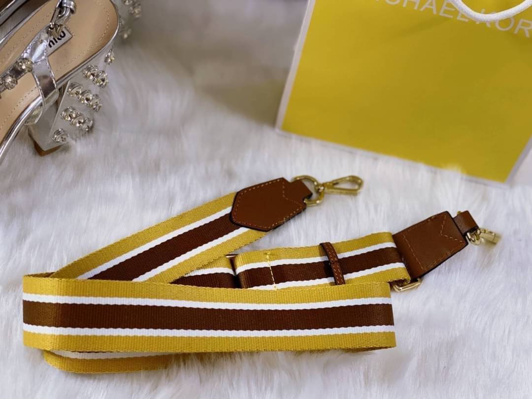 MICHAEL KORS gold Hardware crossbody