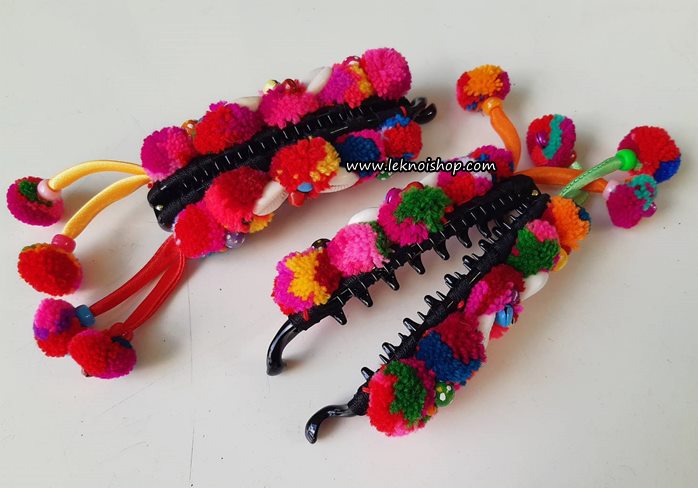 กิ๊บหนีบผมชาวเขารูปกล้วย ลูกไหมพรม KL 00170