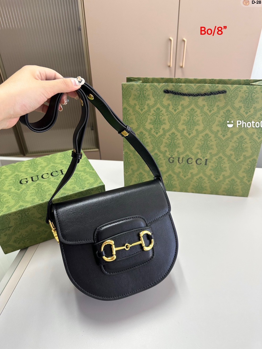 GUCCI HORSEBIT 1955 MINI ROUNDED BAG / GUCCI BAG พร้อมส่งที่ไทย กระเป๋าสะพายสุดคลาสสิค เรียบหรู ดีไซน์ใหม่ลาสุด 2023 **รอบนี้จัดราคาพิเศษสุดคุ้ม งานสวยเกินราคาค่ะ