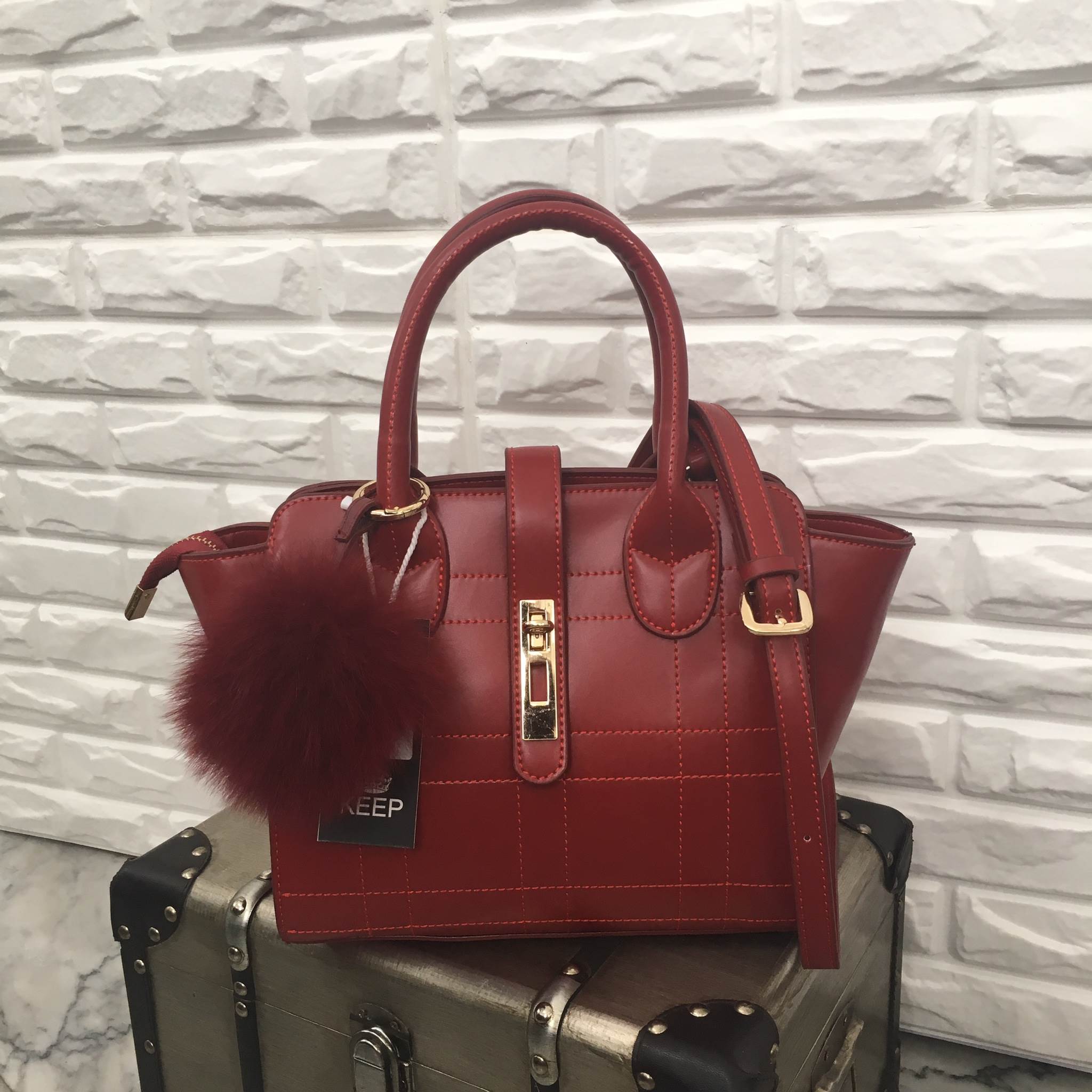 New arrival ð āļāļēāļāđāļāļĢāļāļāđ KEEP āļāļĢāļ āļĢāļļāđāļ hanger style āļāļļāļāđāļāđāļāļāļĩāđ >āļŦāļāļąāļāļāļļāļāļ āļēāļ premium PU > āļāļ·āļāļŠāļ°āļāļēāļĒāđāļāđāļēāļāđāļēāļĒāļāļąāļāļāļļāļāļāļļāļ >āļāļĢāļāļŠāļ§āļĒāļĄāļēāļāļāļ° āļāļāļēāļāļāļĢāļ°āđāļāđāļēāļāļģāļĨāļąāļāļāļĩāļāļ° āđāļŠāđ āļāļāļ āļĒāļēāļ§ āļĄāļ·āļāļāļ·āļāđāļāđāļāļļāļāļĢāļļāđāļ > āļĄāļĩāļāđāļāļāļĒāđāļāļĒāđāļāđāļāđāļāđāļāļāļāļāļāđāļēāļāđāļ āļāļķāļ 3 āļāđāļāļāđāļŦāļāđ āđāļāđāļāļŠāļąāļāļŠāđāļ§āļ