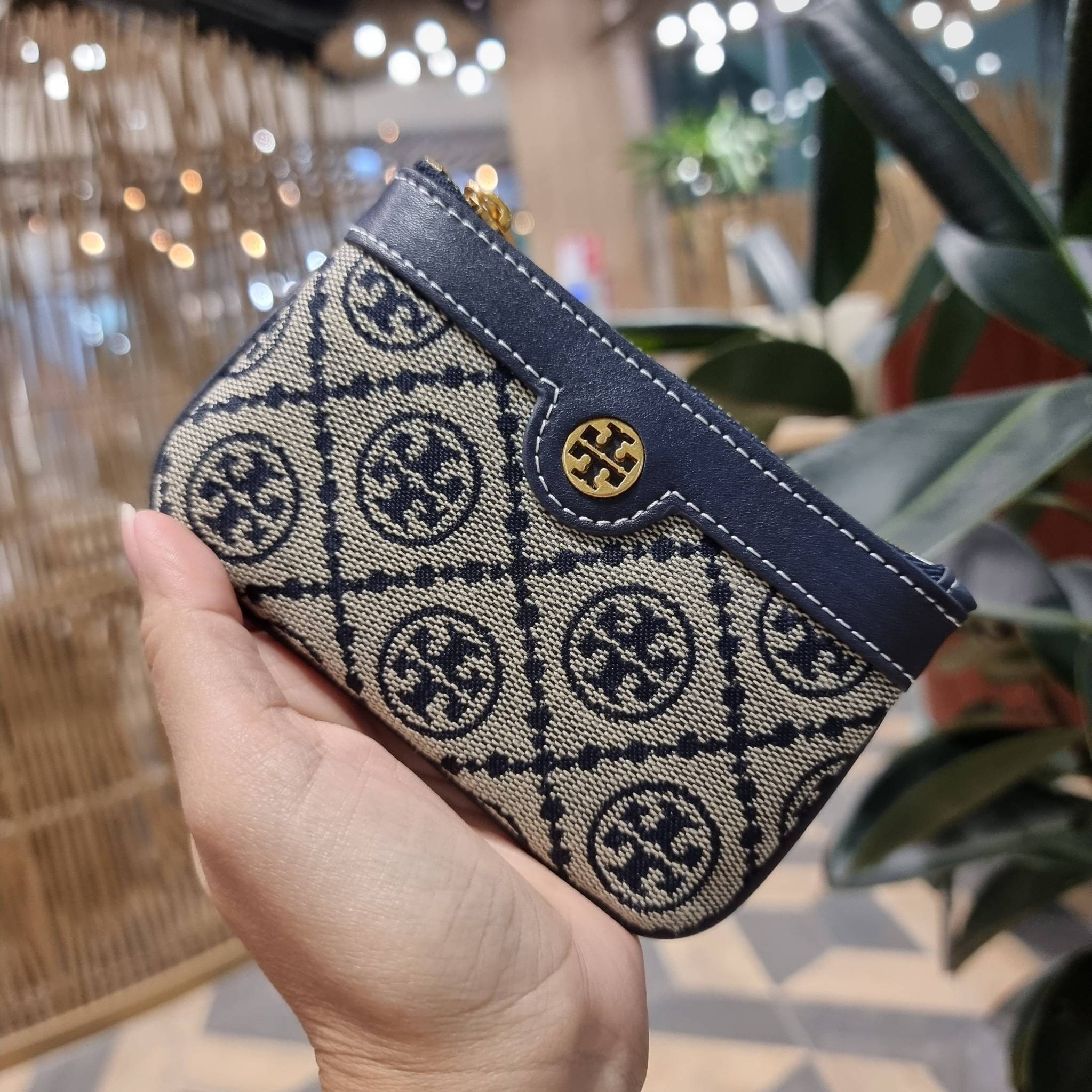 TORY BURCH T MONOGRAM CARD CASE KEY RING ใหม่ล่าสุด กับกระเป๋าเอนกประสงค์สำหรับถนอมบัตร น่ารัก คิ้วท์ๆ ใบจริงน่าใช้มาก