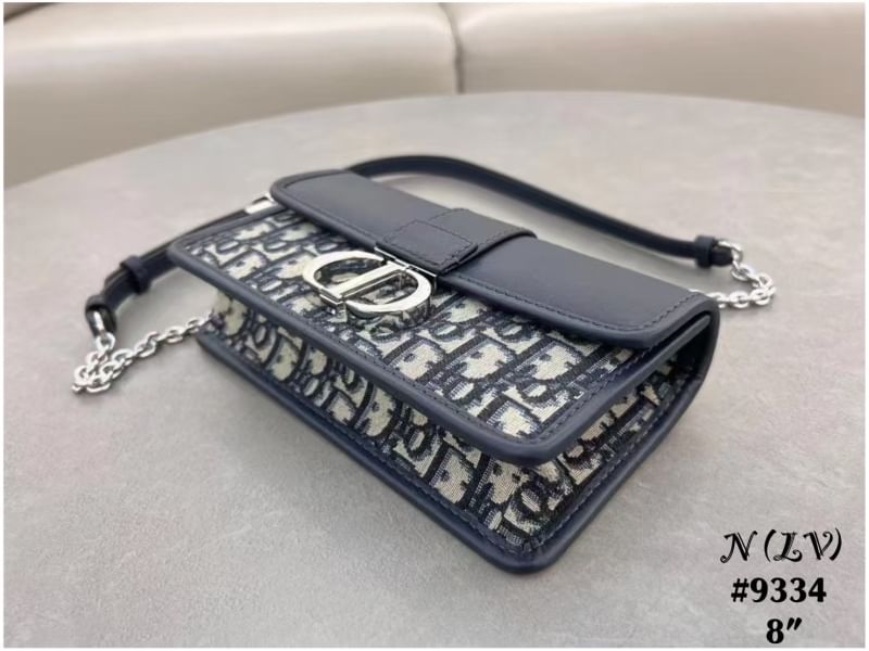 DIOR 30 Montaigne East-West Bag with Chain กระเป๋าสะพายรุ่นใหม่ ฝาพับแบบหนังสวยหรู ขนาดน่ารักสุดฮอต ที่สาวๆต้องไม่พลาด ทรงสวยมีกิมมิคในตัว ดูแพง ดีไซน์ย้อนยุคเป็นเอกลักษณ์