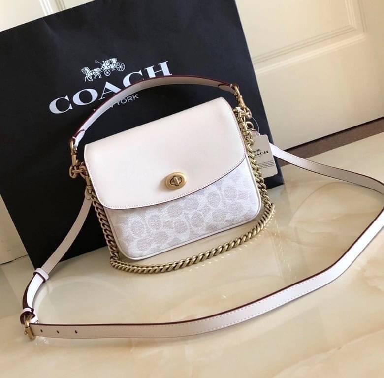3สาย Coach 89089 Cassie Crossbody 19 In Signature Canvas เรียบหรู ดูดี ต้องไอเท็มนี้เลยจ้า กระเป๋าถือ/สะพายข้าง สุดพิเศษ!! มีสายมาให้ถึง 3 แบบ!! สลับใช้แมทช์ตามสไตล์ได้เลย วัสดุหนังแคนวาสสลับหนังเรียบ เปิด-ปิดด้วยตัวบิดล็อค ภายในแบ่งสัดส่วนอย่างดี ใส่ของไ