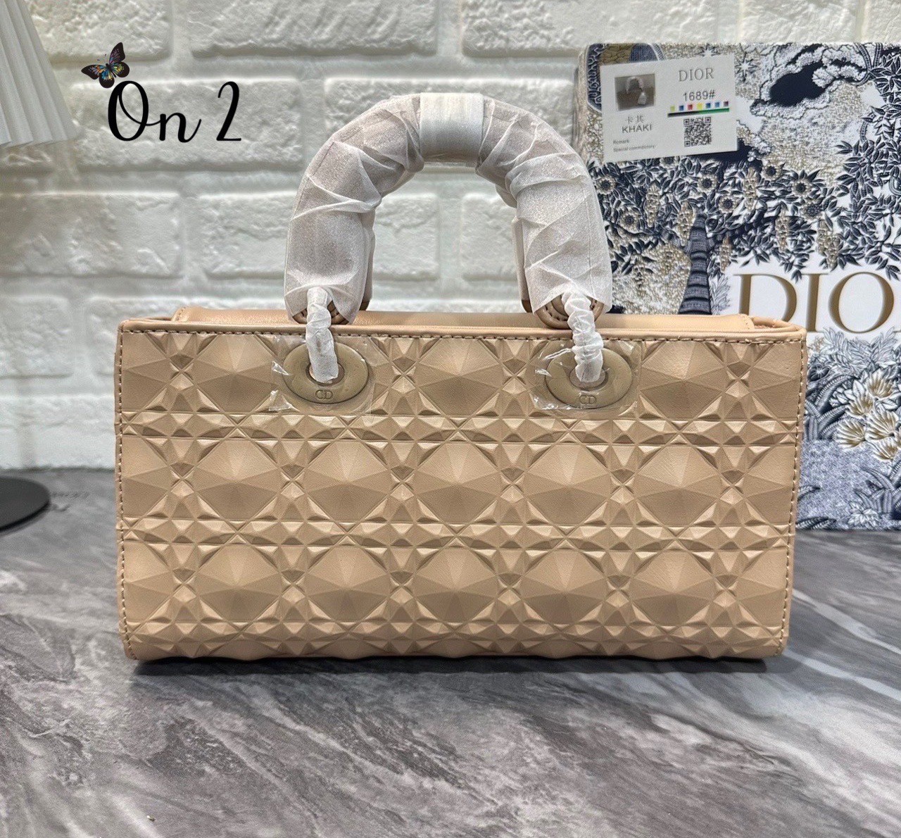 DIOR LADY D-JOY BAG Cannage Calfskin with Diamond Motif 10" คือราชนิกุลมากแม่ความเลดี้ ดิออร์ที่เกินต้าน งานชนช้อปปังสุด ถือสลับแท้ไม่โป๊ะ