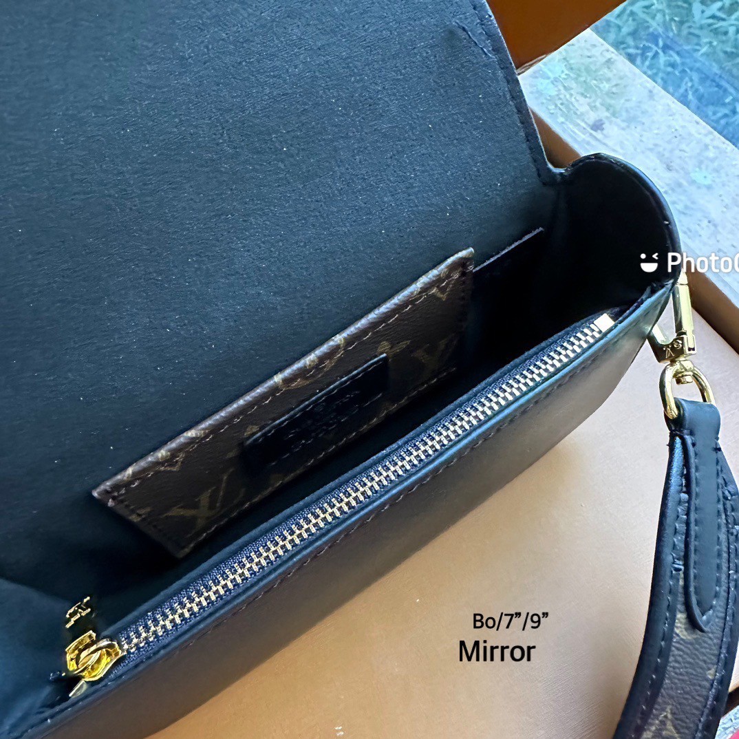 พร้อมส่ง 2 ไซส์ 💖💖 LV officier crossbody bag / LV Officier Pouch With Strap กระเป๋าสะพายดีไซส์คล่องตัว เท่ๆ คูลๆ ใช้งานสะดวก พร้อมใบลูกน่ารัก และสายสะพายเส้นใหญ่