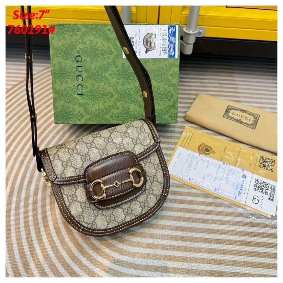 GUCCI Horsebit 1955 mini rounded bag กระเป๋าสะพายไหล่/สะพายข้างสุดคลาสสิค ใหม่ล่าสุด ไซส์มินิทรงครึ่งวงกลม กะทัดรัด สวยอยู่ทรง