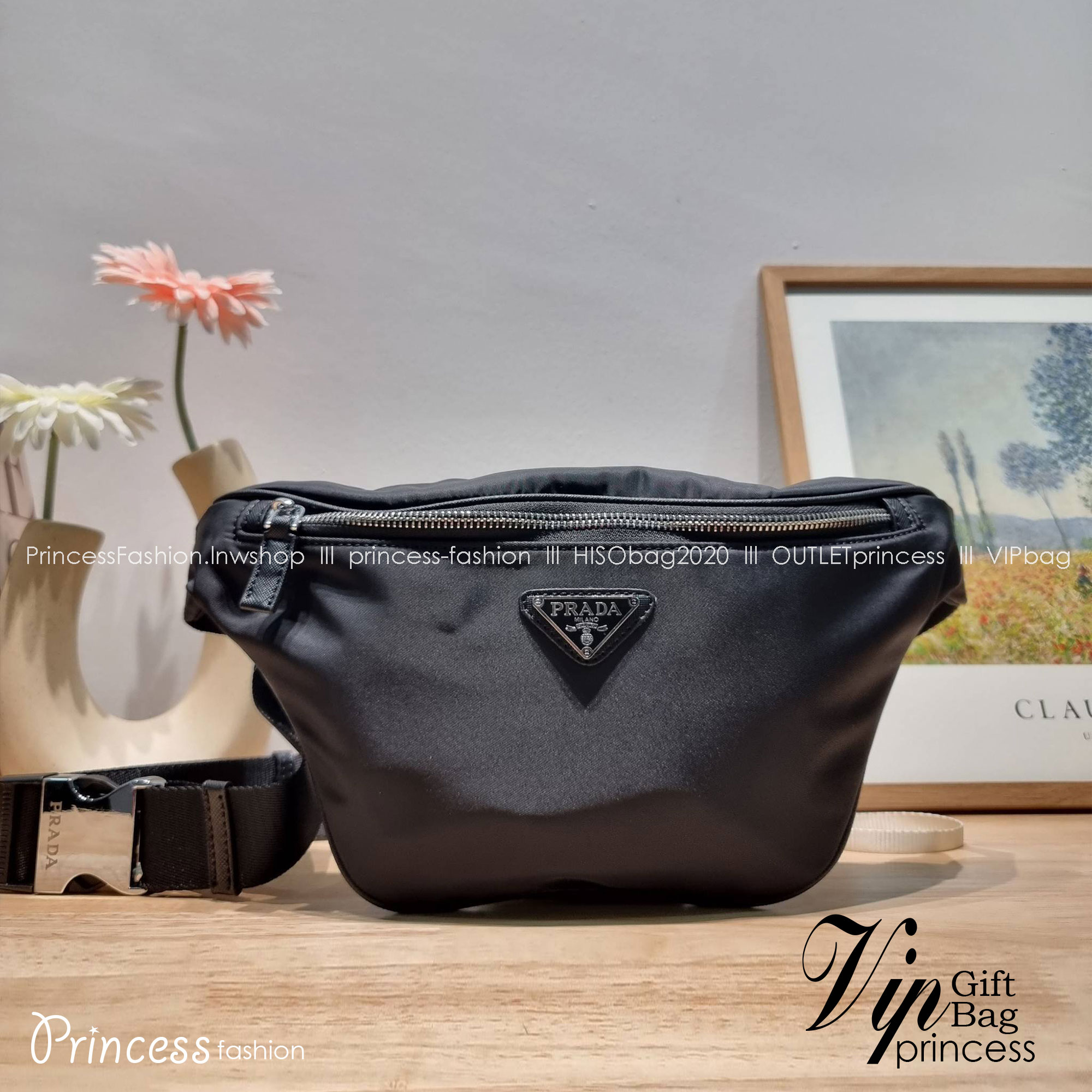 PRADA NYLON BUM BAG / PRADA Nylon Belt Bag กระเป๋าคาดอก รุ่นยอดฮิต ที่ใครๆก็ตามหา ด้วยดีไซน์คลาสสิค ใช้งานง่าย คล่องตัวสุดๆ เปิด-ปิดด้วยซิป ภายในโล่งกว้าง