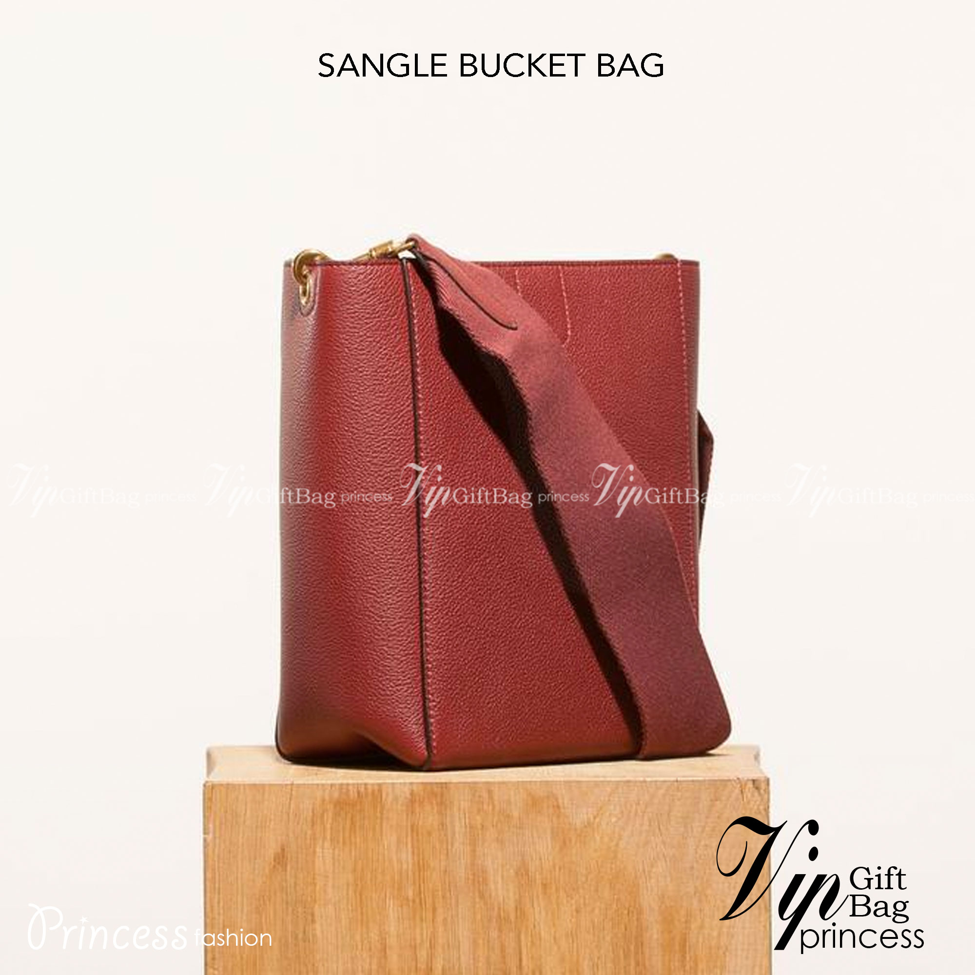 CELINE SANGLE SMALL BUCKET BAG กระเป๋าสะพายทรงบัคเก็ต หนังซอฟอย่างดี น่าใช้มากๆ