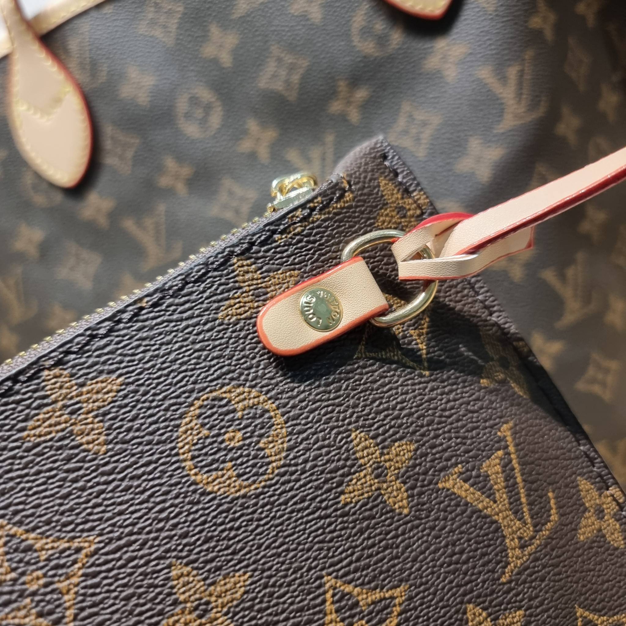LV Neverfull Monogram / LV 2IN1 TOTE SET กระเป๋าสะพายไหล่ใบใหญ่ทรง tote มาพร้อมใบลูก คลาสสิคที่สุด เป็นอีกรุ่นที่มีคนใช้กันทั่วบ้านทั่วเมือง ฮิตแบบไม่ต้องพูดเยอะ