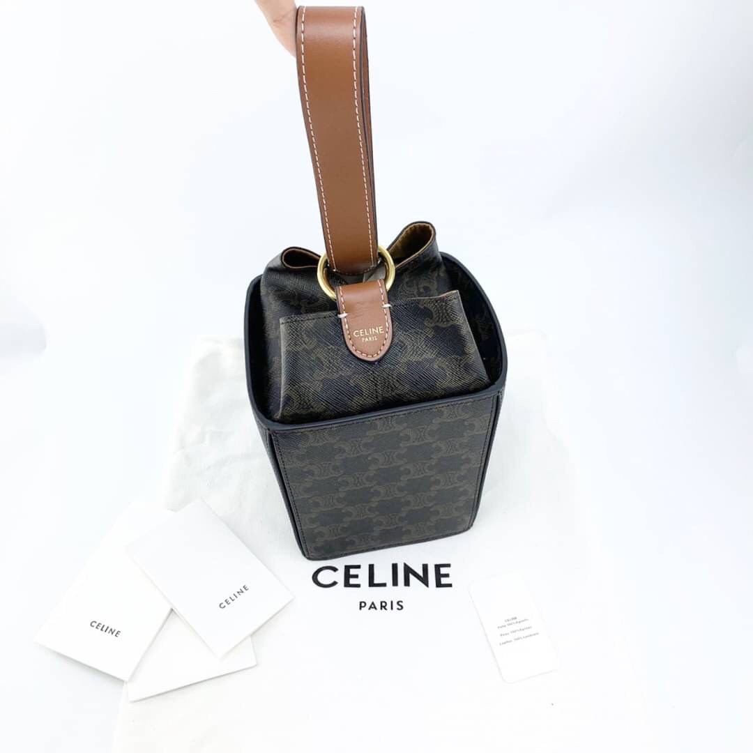VIP 】หนังแท้ CELINE BOX CLASSIC HANDBAG หนังสวยอยู่ทรง สวยหรูที่สุด รูปทรงทันสมัยคลาสสิกมินิมอลมากค่ะ พร้อมส่งที่ไทยราคาสุดคุ้มห้ามพลาดค่ะ!