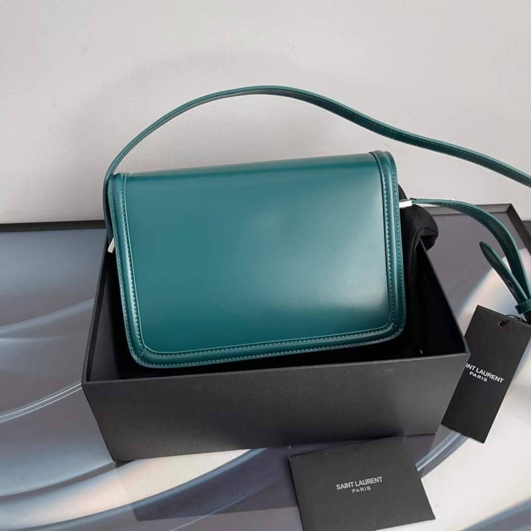 YSL Solferino medium crossbody bag คอลเล็คชั่นน้องโรเซ่ ROSE BLACKPINK ที่สุดแห่งความคลาสสิก เกรดออริจินอล หนังสวยมาก กระเป๋าสะพายรุ่นที่สาวๆ ทุกคนควรมีติดตู้ ภาพถ่ายจากงานขายจริง สวยตามรูป ไม่ผิดหวังค่ะ