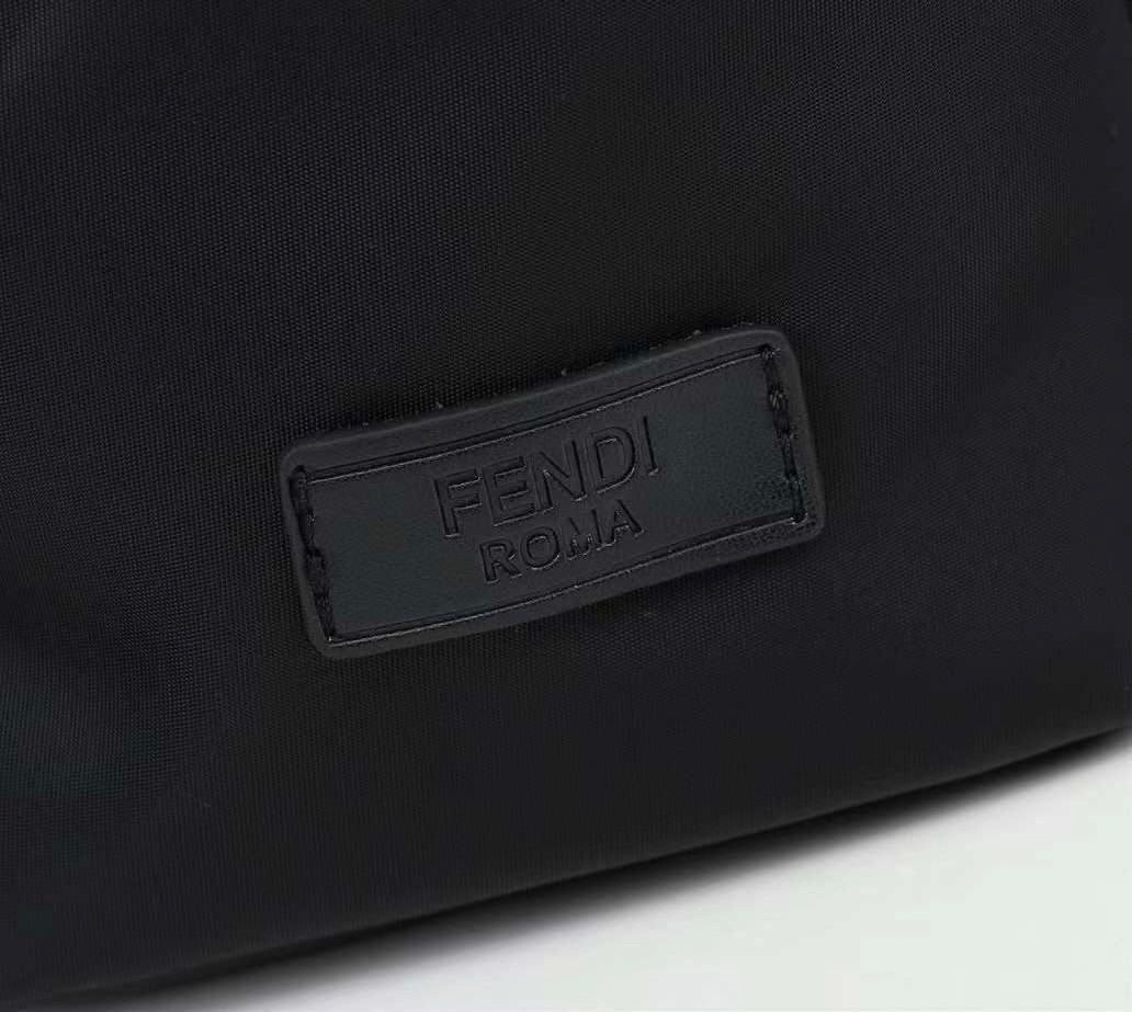FENDI monster backpack เกรดออริจินอล FENDI Unisex Calfskin Nylon Logo Backpack กระเป๋าเป้เฟนดิ รุ่นยอดนิยมเอกลักษณ์แบรนด์ จุของได้เยอะ ใช้ได้ทั้งชายหญิง พกใบนี้ใบเดียวเอาอยู่ เป็นหนึ่งคอลเลคชั่นเด็ดที่สุดแห่งปีเลยจ้า