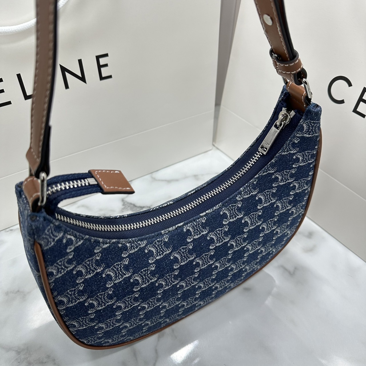 CELINE Ava Bag in DENIM WITH TRIOMPHE ALL-OVER กระเป๋าเอวาสะพายไหล่งานเดนิม เกรดออริ 1:1 ใช้งานต่างประเทศได้