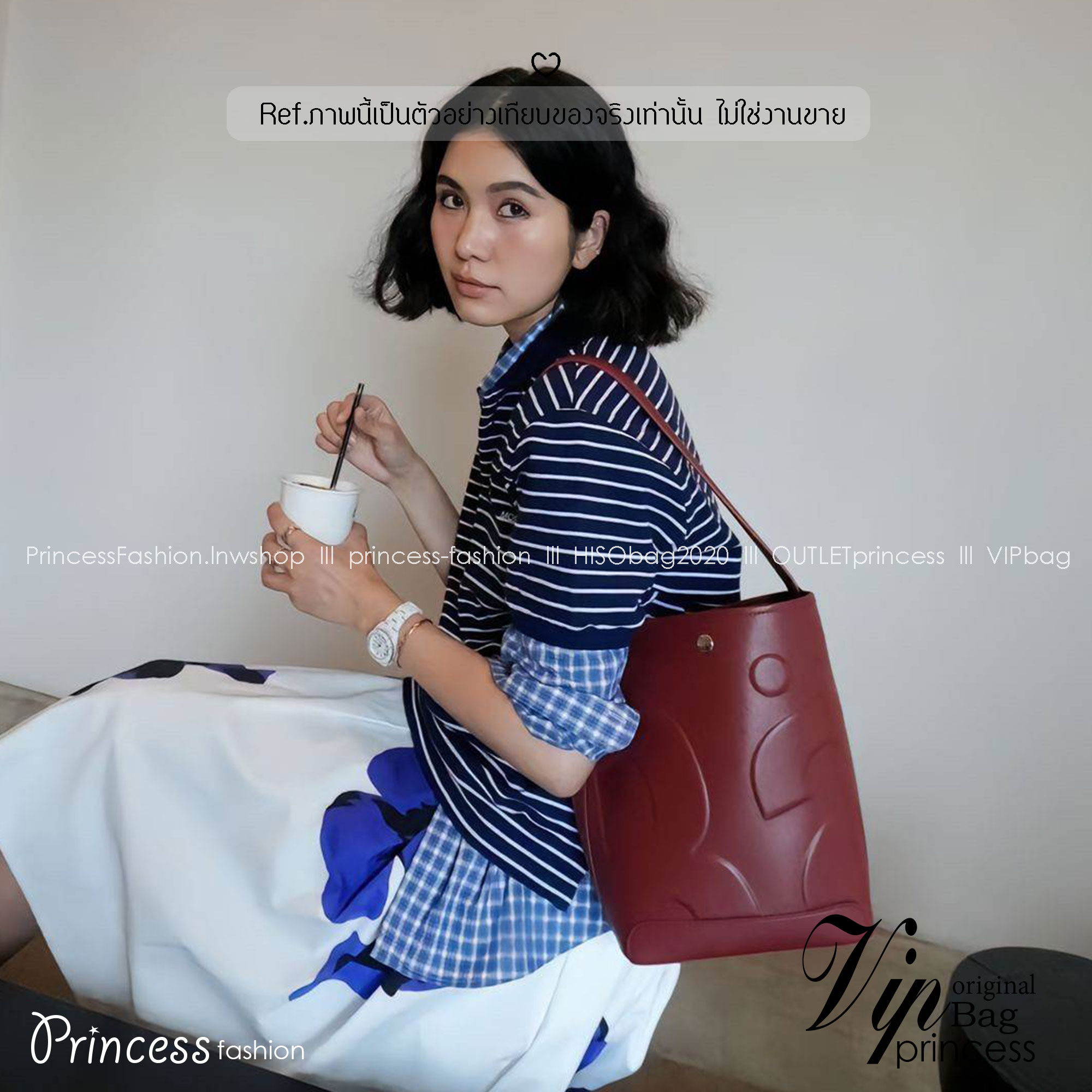 Rally The Bag Whisper กระเป๋าทรงบัคเก็ตงานหนังรุ่นใหม่ ฮอทติดลมบน มาแรงสะพายกันทั่วบ้านทั่วเมือง สายแบกสายขนห้ามพลาดจุของได้เยอะ รุ่นหนังผิวสัมผัสนิ่มมือ ทนทานและจุสิ่งของได้ครบครัน โดดเด่นด้วยโลโก้ตัวนูน