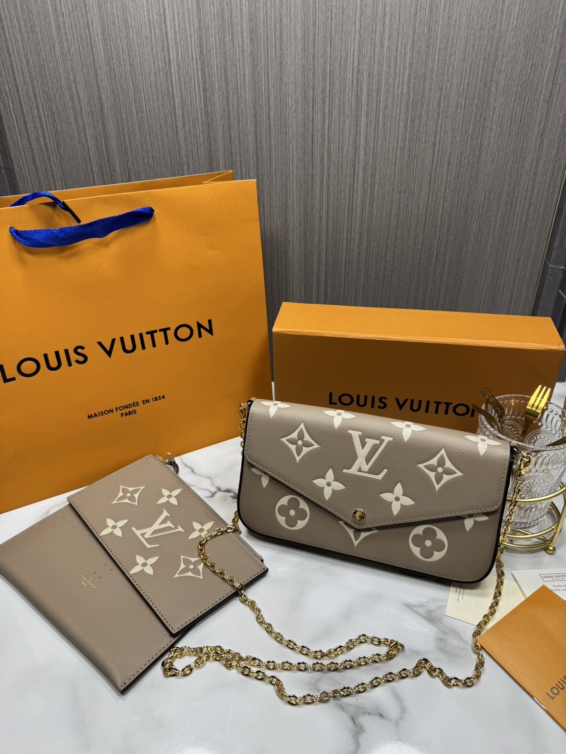 OP ORI หนังแท้ | LV Felicie Pochette bag in soft Monogram Empreinte leather กระเป๋าสะพายทรงพอชขนาดกะทัดรัด หนัง Monogram Empreinte เนื้อนุ่มประทับลาย Monogram สุดไอคอนิก