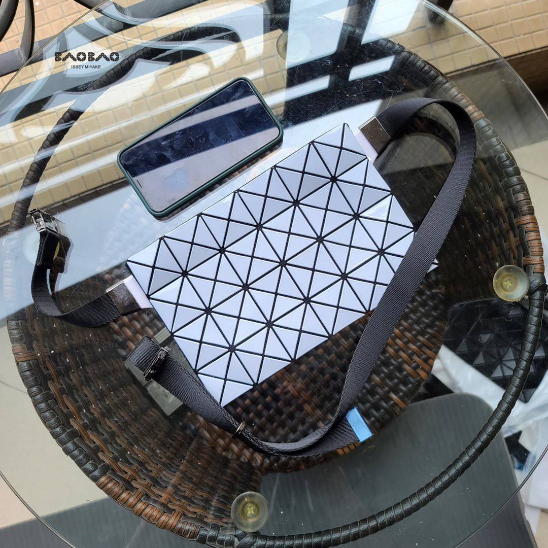 VIP GIFT 】BAOBAO issey miyake belt bag
