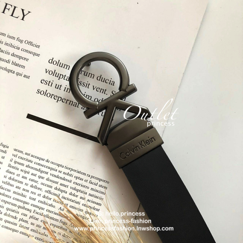 Calvin Klein Belt อุปกรณ์ : มาพร้อมที่เจาะรูเข็มขัด + ถุงผ้าแบรนด์ + ถุงกระดาษแบรนด์ + กล่องแบรนด์ + ห่วงเข็มขัด