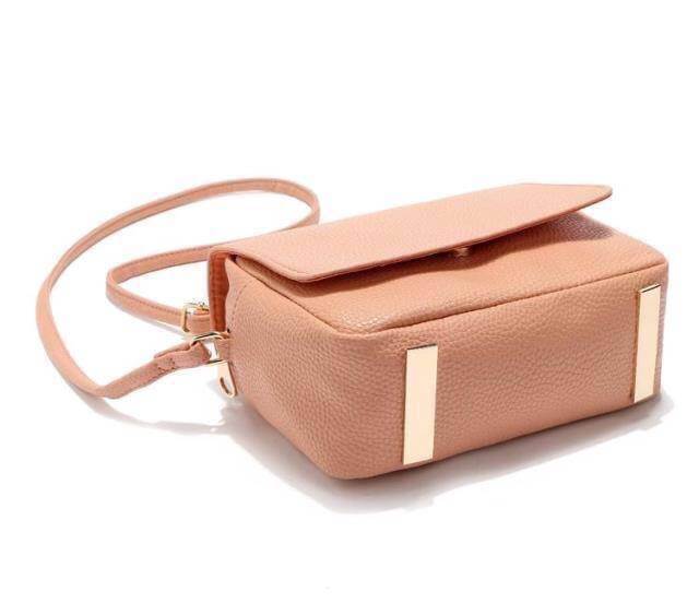กระเป๋าสะพาย H&M รุ่น cross body bag มี 4 สี : ดำ , ชมพูนู๊ด , เหลือง , มิ้นท์