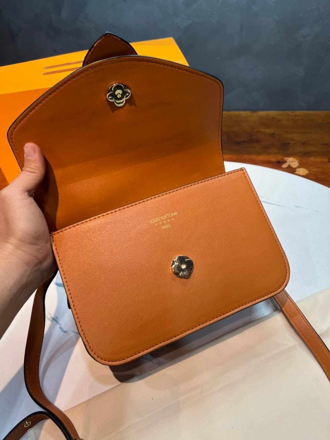 VIP 】หนังแท้ Louis Vuitton Crossbody & Shoulder Bag พร้อมส่งที่ไทย 3 สี Size 23cm