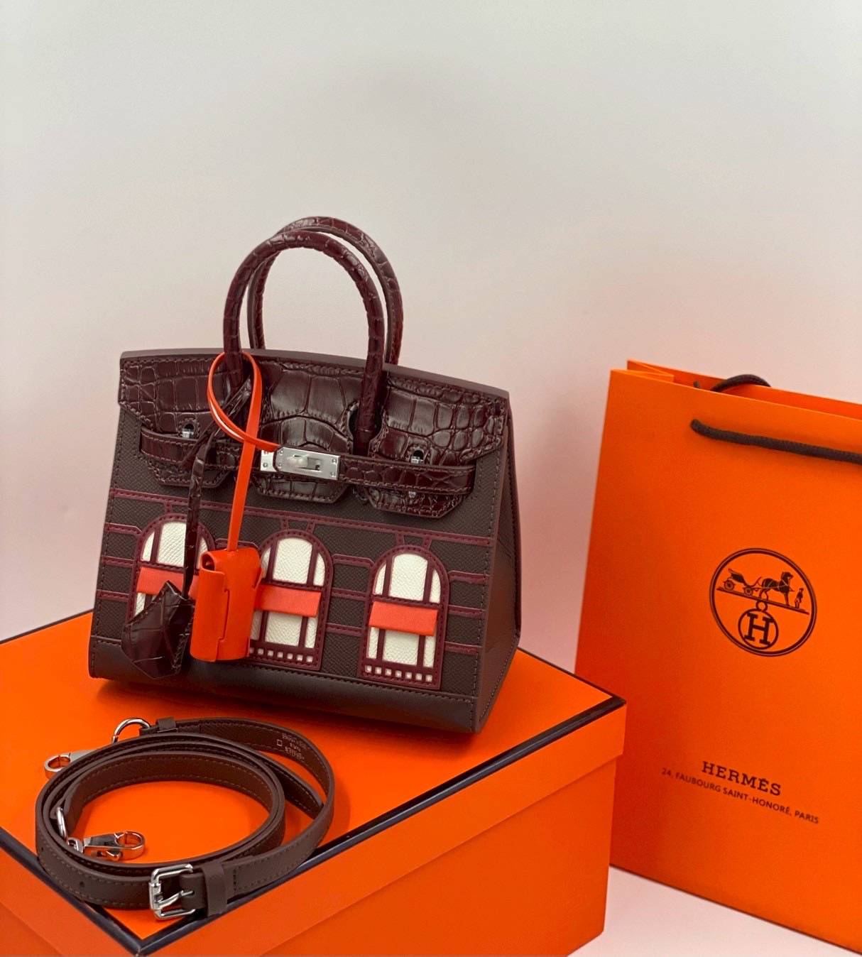 ORI หนังแท้ | Hermes Birkin Bag Faubourg 20cm รุ่นลิมิเต็ด กระเป๋าสะพายที่สุดแห่งหรูหราลัคชู นิยามของความสง่างามเหนือกาลเวลา แบรนด์เนมในฝัน งดงามดั่งเจ้าหญิง แบรนด์ที่บ่งบอกถึงฐานะและรสนิยมของคุณ