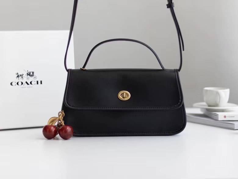 OUTTLET 】Auth Coach 1941 Turnlock Clutch Crossbody Bag พร้อมส่งที่ไทย