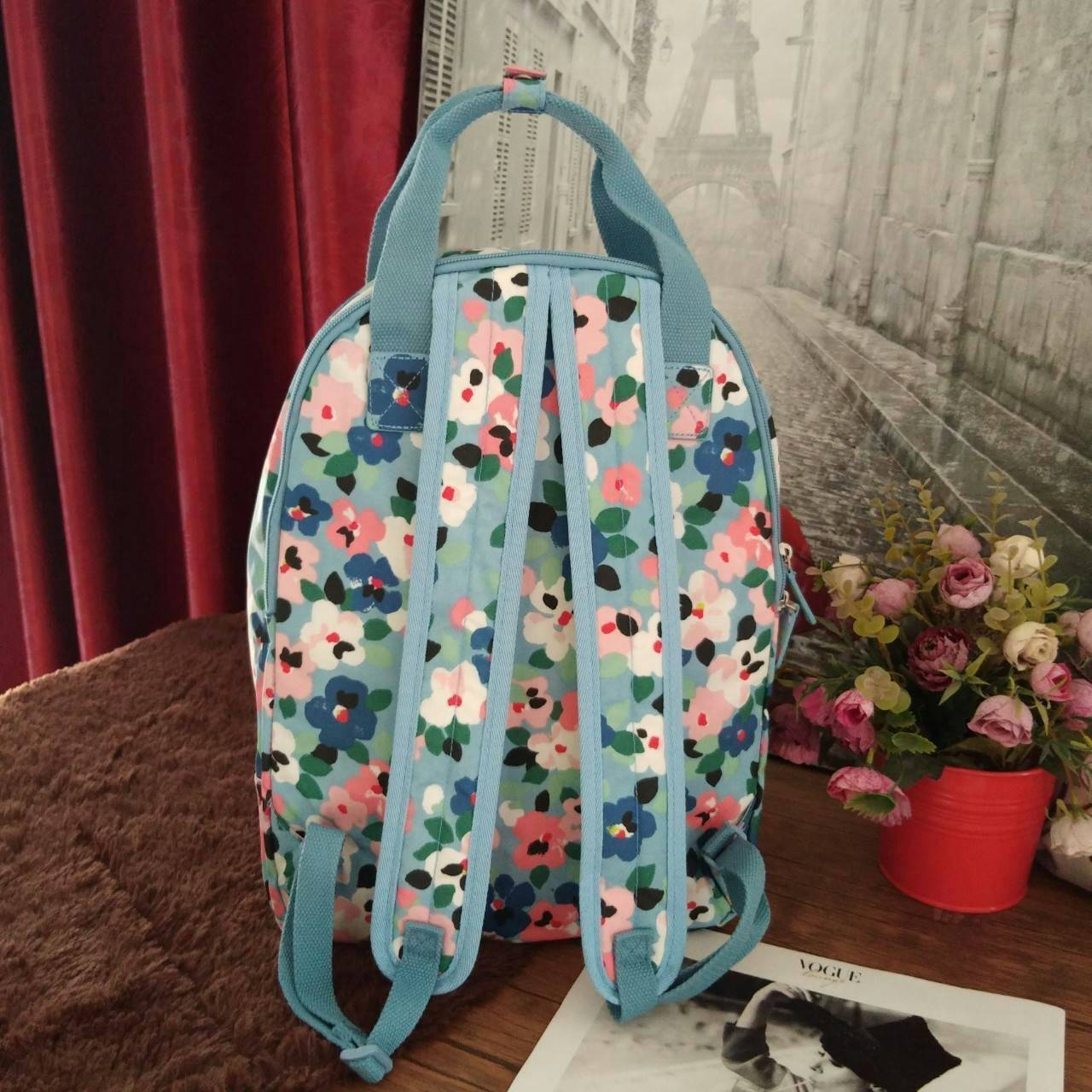 Cath Kidston Backpack Bag - กระเป๋าเป้ สไตล์วินเทจสุดฮิต - เปิด/ปิดกระเป๋าด้วยซิปรอบ - ภายใน มีช่องซิปใหญ่ใส่ของ 2 ช่อง จุของได้เยอะ - ด้านหน้ามีช่องซิปเล็ก 1 ช่อง