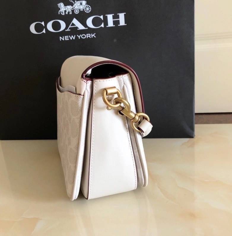 3สาย Coach 89089 Cassie Crossbody 19 In Signature Canvas เรียบหรู ดูดี ต้องไอเท็มนี้เลยจ้า กระเป๋าถือ/สะพายข้าง สุดพิเศษ!! มีสายมาให้ถึง 3 แบบ!! สลับใช้แมทช์ตามสไตล์ได้เลย วัสดุหนังแคนวาสสลับหนังเรียบ เปิด-ปิดด้วยตัวบิดล็อค ภายในแบ่งสัดส่วนอย่างดี ใส่ของไ