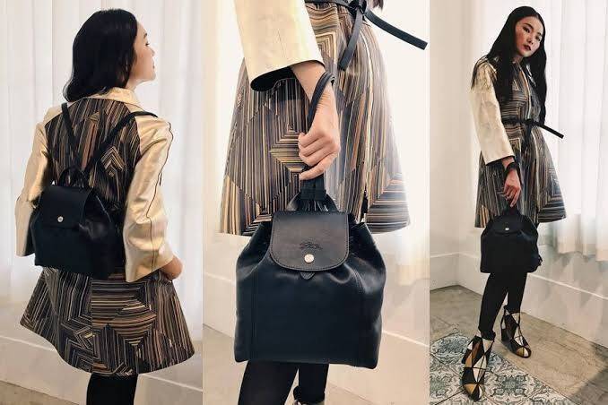 Longchamp Le Pliage Cuir Xs Leather Backpack แบรนด์ติดเทรนด์ตลอดไม่เคยเปลี่ยนกับ ทรง Le Pliage Cuir หนึ่งในตระกูลกระเป๋าสุดไอคอนิกจากแบรนด์ เมื่อรุ่น Le Pliage Cuir ในรูปแบบของหนังแกะ Metis ได้ถือกำเนิดขึ้นในปี 2012 เป้ที่มีการจัดการปรับดีไซน์ให้มีขนาดกำล
