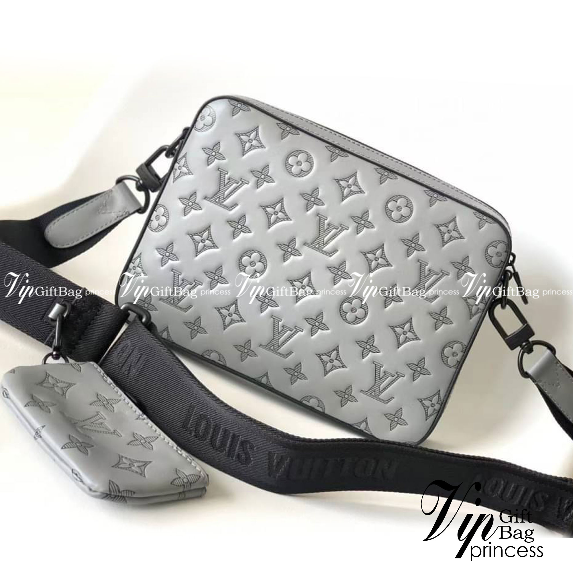 LV Duo messenger Gray Monogram Shadow เกรดใช้งานสลับใบจริงได้ เทพออริจินอล เนื้องานสวยงาม หนังแท้ ใช้ได้ทั้งชายหญิง ภาพสินค้าถ่ายจากงานขายจริงใช้งานต่างประเทศได้