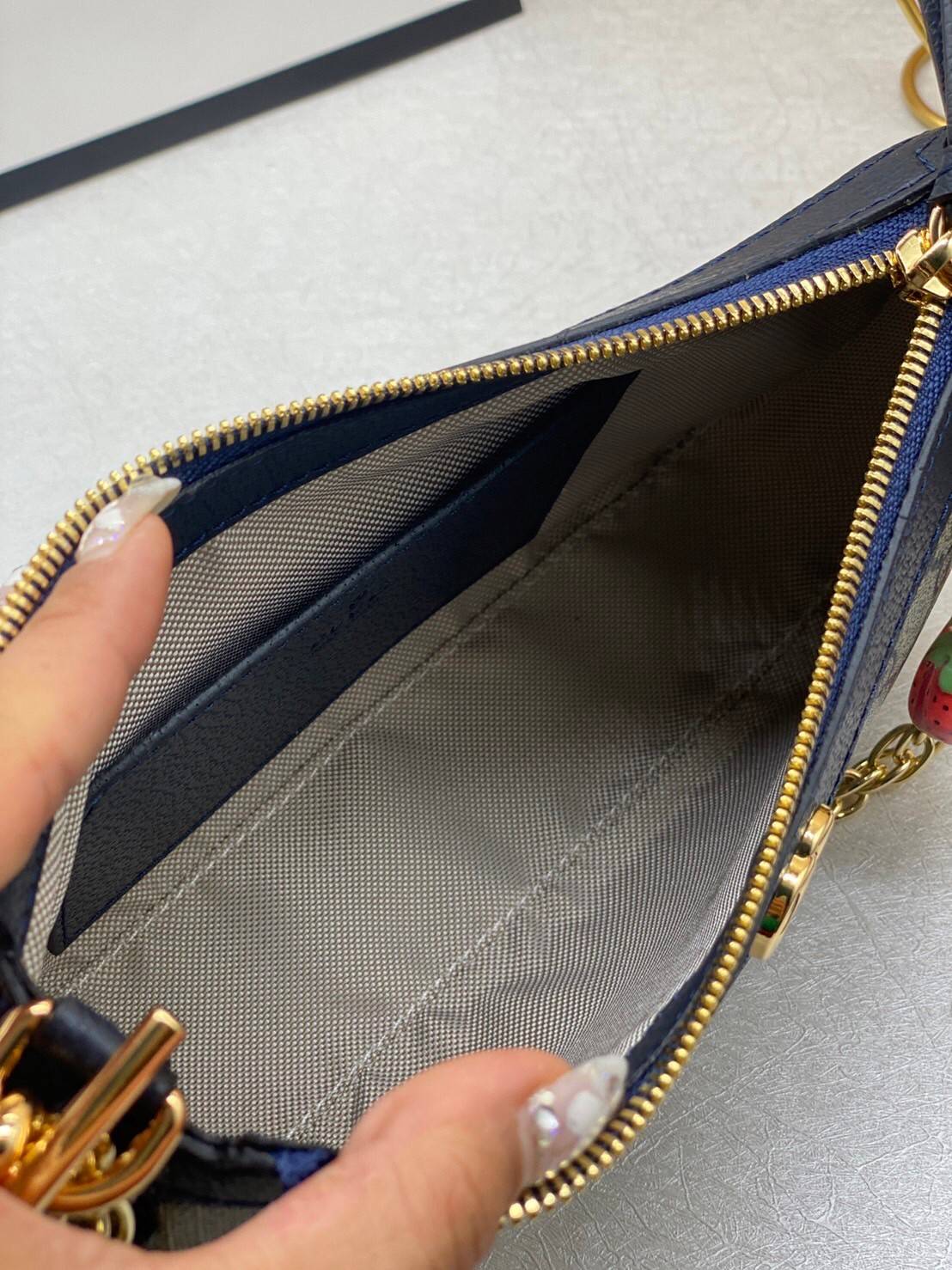 GUCCI Ophidia small handbag strawberry เกรดออริจินอล งานสวยตรงปก ภาพถ่ายจากงานขายจริง ใช้งานต่างประเทศได้