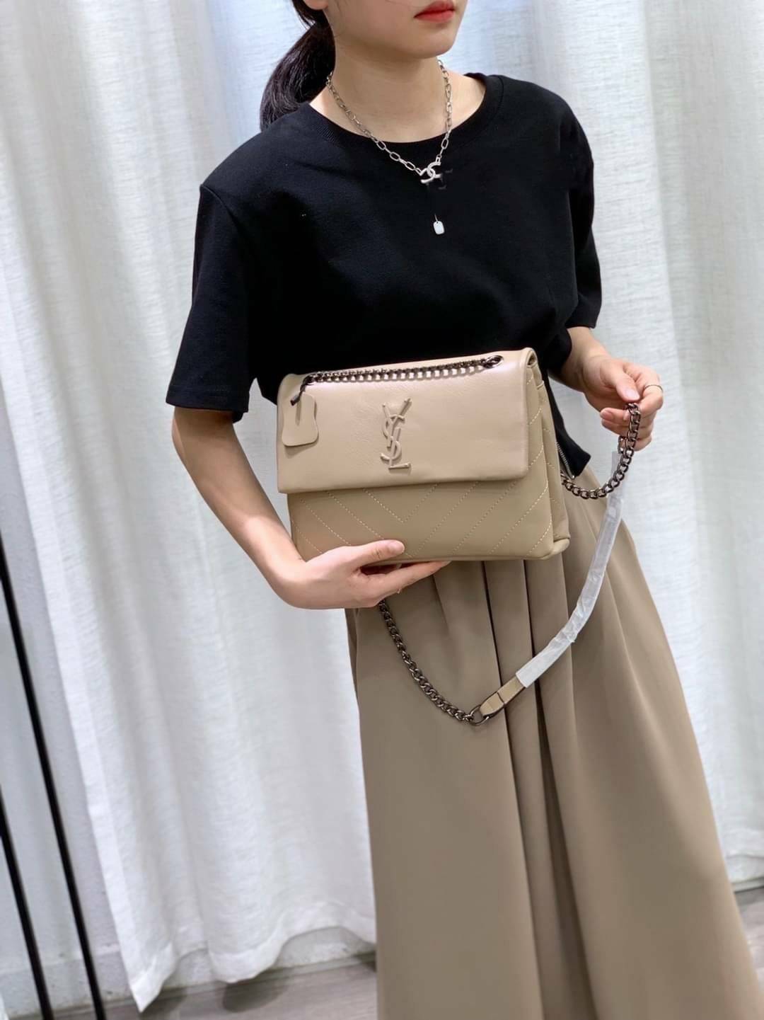 VIP 🥂 YVES SAINT LAURENT Large Sunset Shoulder Bag / YSL Shoulder Bag 11" ภาพสินค้าถ่ายจากงานขายจริง พร้อมส่งที่ไทย