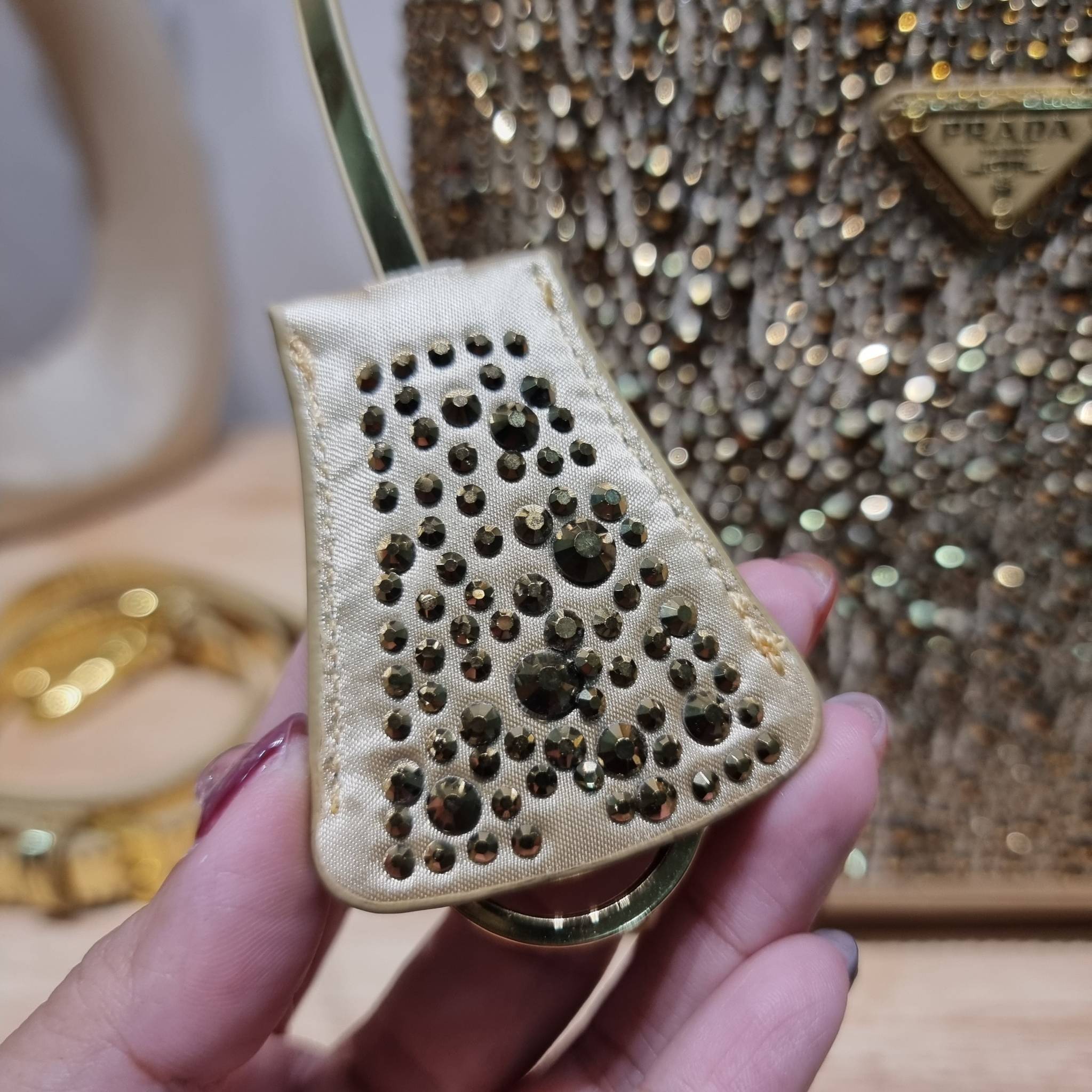 PRADA SMALL PANIER CRYSTAL EMBELLISHED TOTE BAG กระเป๋าสะพายทรงโท้ท ไซส์กำลังสวย หรูหรา โดดเด่น ถือออกงานก็ดูระยิบระยับเล่นแสง ทำให้ดูดีมีราคา