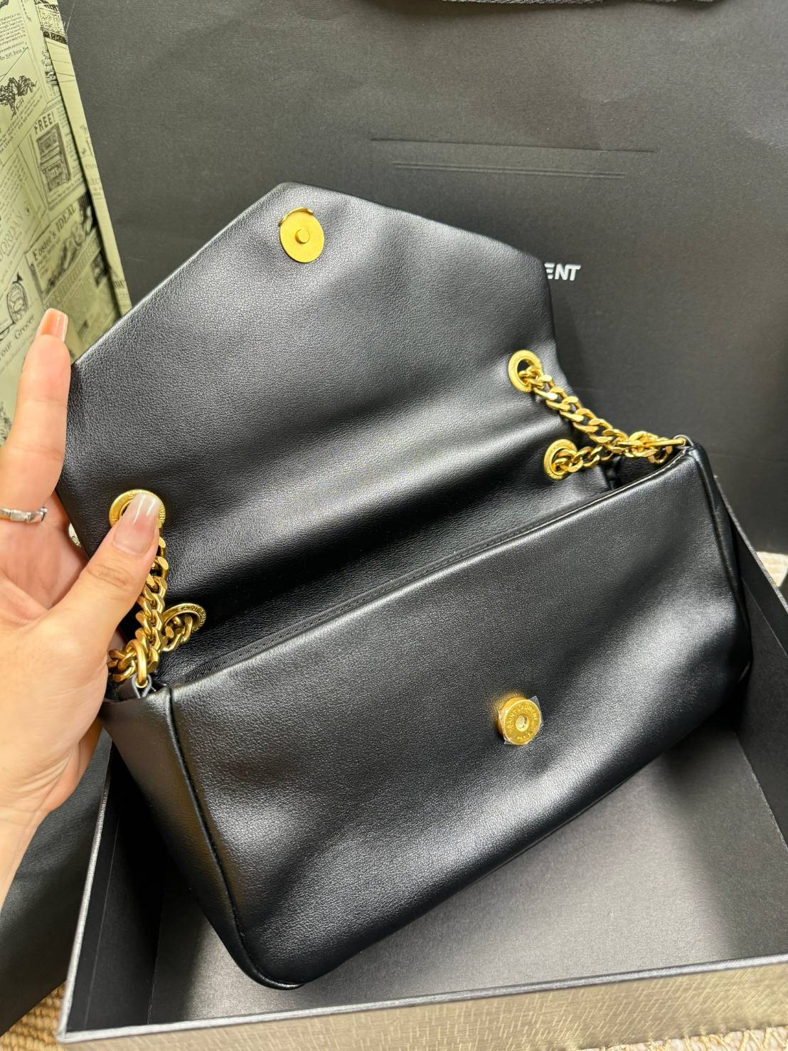 YSL CALYPSO IN PLUNGED BAG กระเป๋าสะพาย งานหนังสวย เกรดออริจินอล สลับแท้ ใช้งานต่างประเทศได้