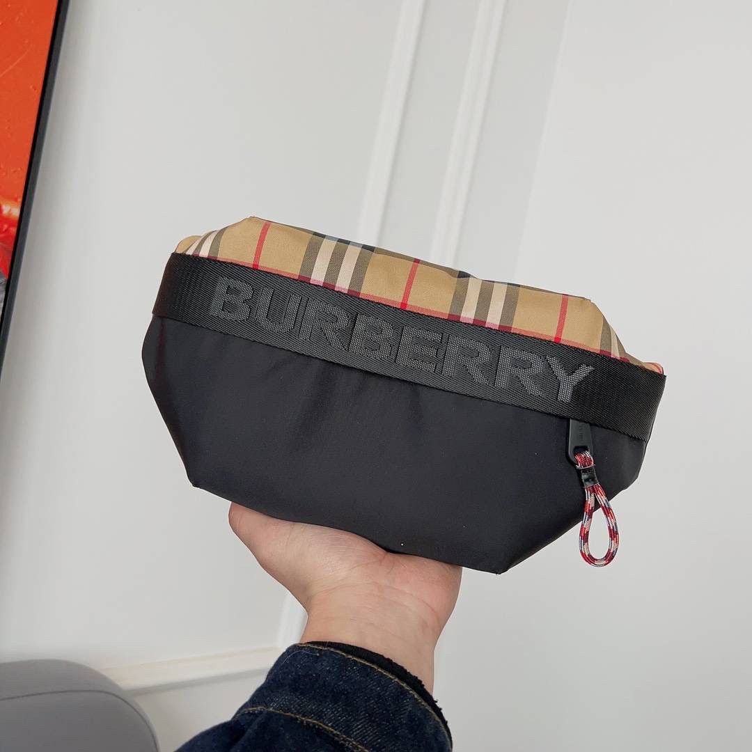 Burberry Vintage Check Sonny Belt Bag / BURBERRY FRAGRANCES BELT BAG วัสดุ 100% POLYAMIDE (Nylon & Canvas) กระเป๋าคาดเอว คาดอกแบบ UNISEX ใช้ได้ทุกเพศ