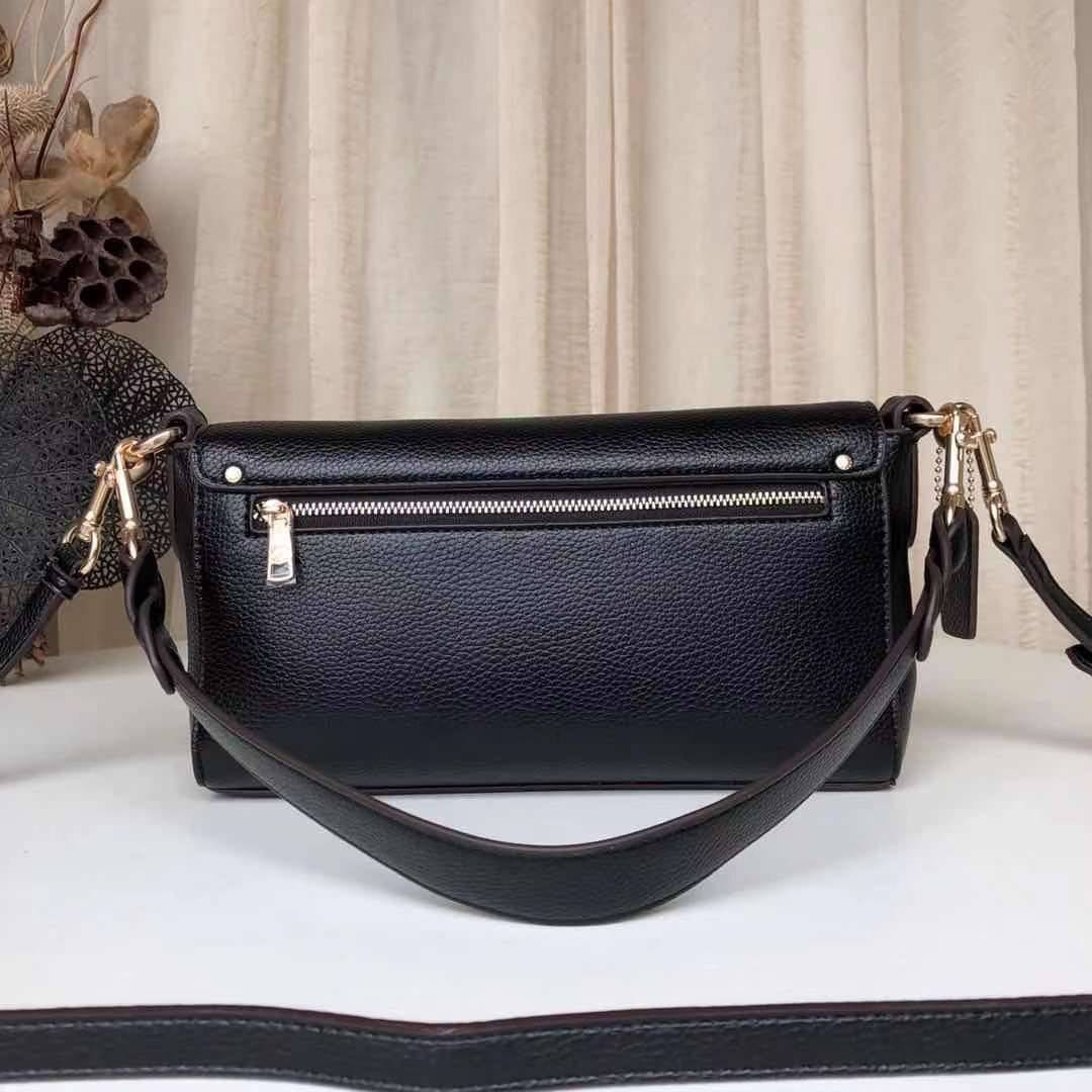 COACH SMALL JADE SHOULDER BAG [F91105,90782] กระเป๋าสะพายไหล่ ดีไซน์วินเทจย้อนยุค สวยคมชัด คลาสสิคใช้ได้ทุกลุค วัสดุหนัง pepble ทนทาน เปิด-ปิดด้วยฝาคาดโลโก้ พร้อมแถบแม่เหล็กในตัว รับรองแน่นหนา ด้านหลังมีช่องซิปให้ ภายในเป็นช่องโล่ง ขนาดกำลังดี ใช้งานง่าย 