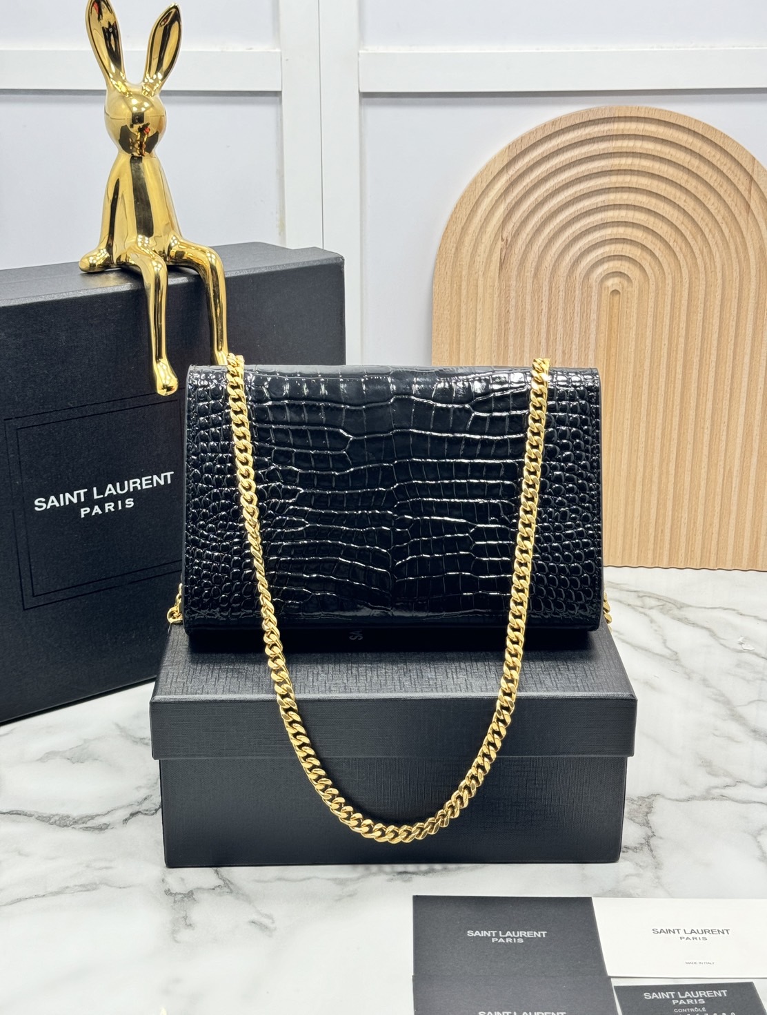 ORI หนังแท้ | 20cm Ysl Kate Croc Tassel Bag / YSL Woc Bag กระเป๋าสะพายทรง woc เรียบหรูดูแพงที่แท้จริง งานหนังลายจรเข้เต็มใบโดดเด่นด้วยโลโก้แบรนด์สุดหรู พร้อมพู่ห้อย รุ่นฮิตลอดกาลดูดีมีระดับ