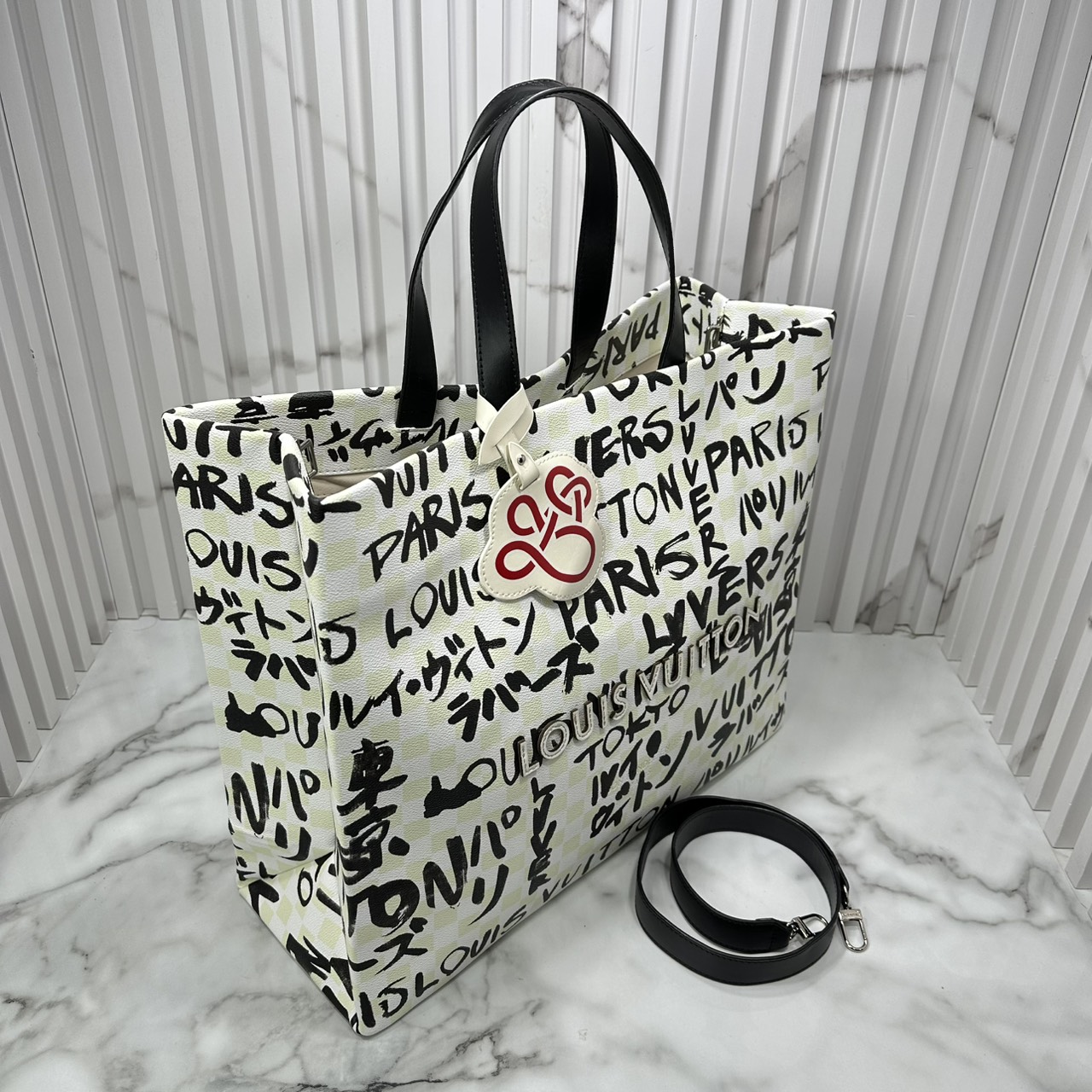 ORI หนังแท้ | LV Shopper Tote MM bag / striking black ink handwriting pattern กระเป๋าทรงโท้ทใบใหญ่ แต่งลายตัวอักษรแบบลายมือเต็มใบ