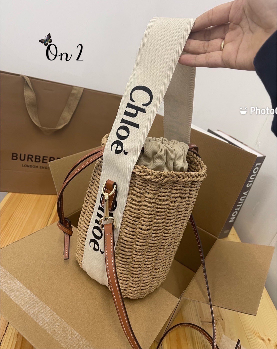 CHLOE small woody basket กระเป๋าสะพายสานทรงตะกร้า ยอดฮิตติดลมของแบรนด์ ด้วยวัสดุสังเคราห์จากธรรมชาติ สานทอเต็มใบออกมาเป็นลวดลายสวยงาม