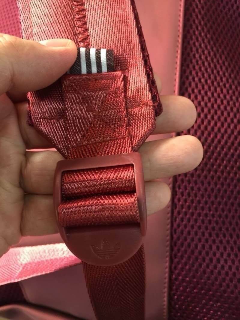 PRICE : 1490.- | Free ems 😊 ของแท้ 100% 👍🏻 *มีถุงซิปล็อคแบรนด์* Adidas 3D Roll Top Backpack กระเป๋าเป้ Unisex ดีไซน์สุดฮิตสไตล์ ISSEY MIYAKE ใช้ได้ทั้งชายและหญิง เปิดปิดแบบ Roll Top ด้านหน้ามีโลโก้ ด้านหลังมี1ช่องซิป หัวซิปตีแบรนด์